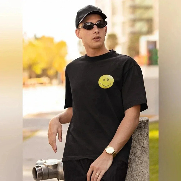 Dazed and Confused Smiley Tee NWT - Picture 3 of 7